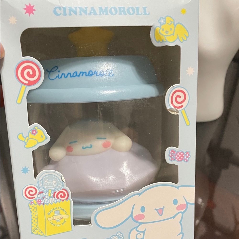 Sanrio Cinnamoroll Figurine in Light Blue & Cream